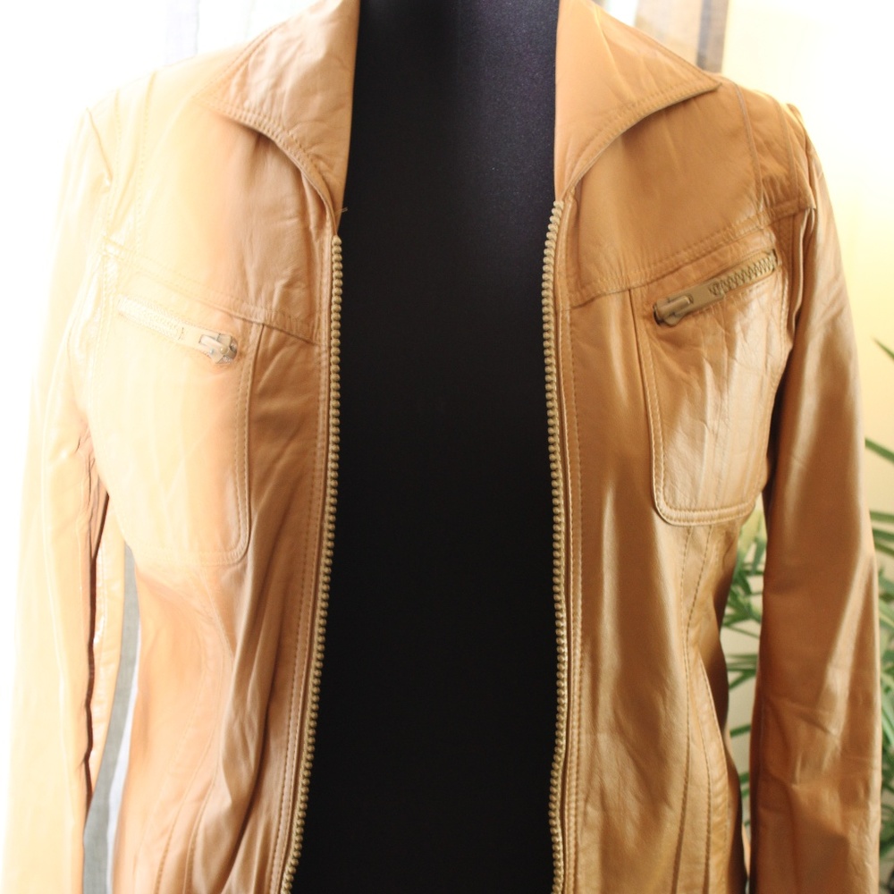VINTAGE MEMBERS ONLY TAN BOMBER JACKET 42